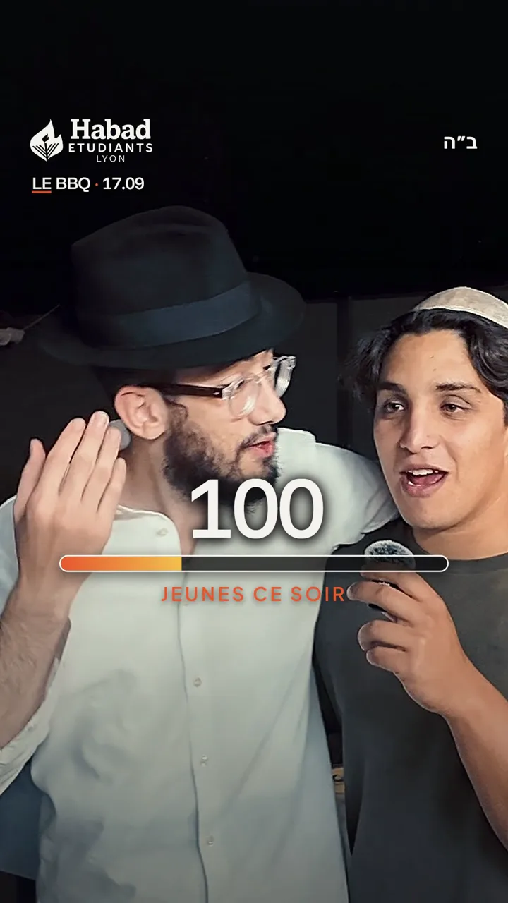 Un étudiant au micro dans le reel du BBQ, avec le compteur des participants